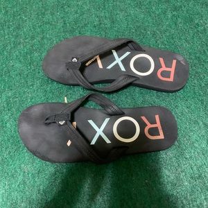 Roxy flip flops